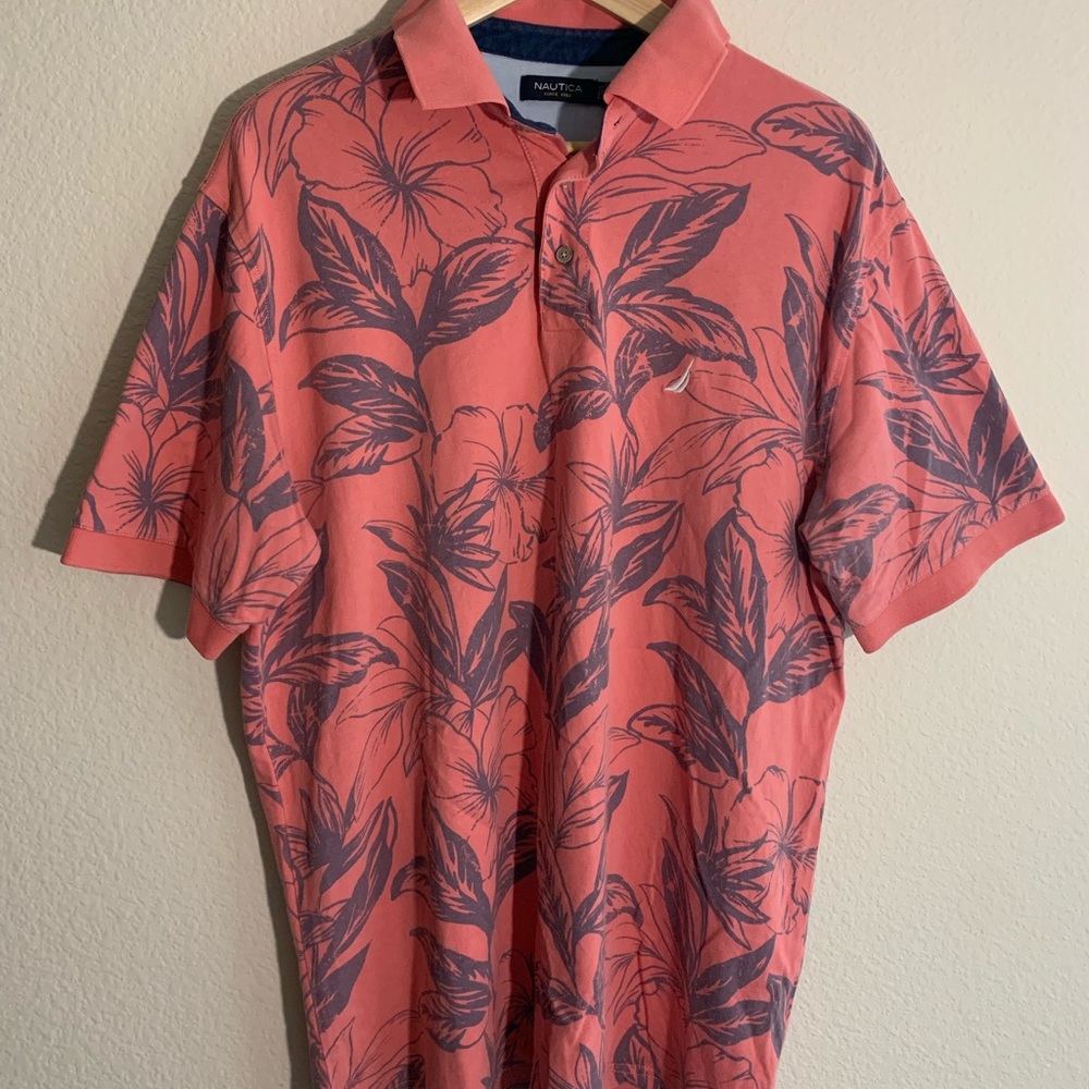 Collared shirt in pink with flower design